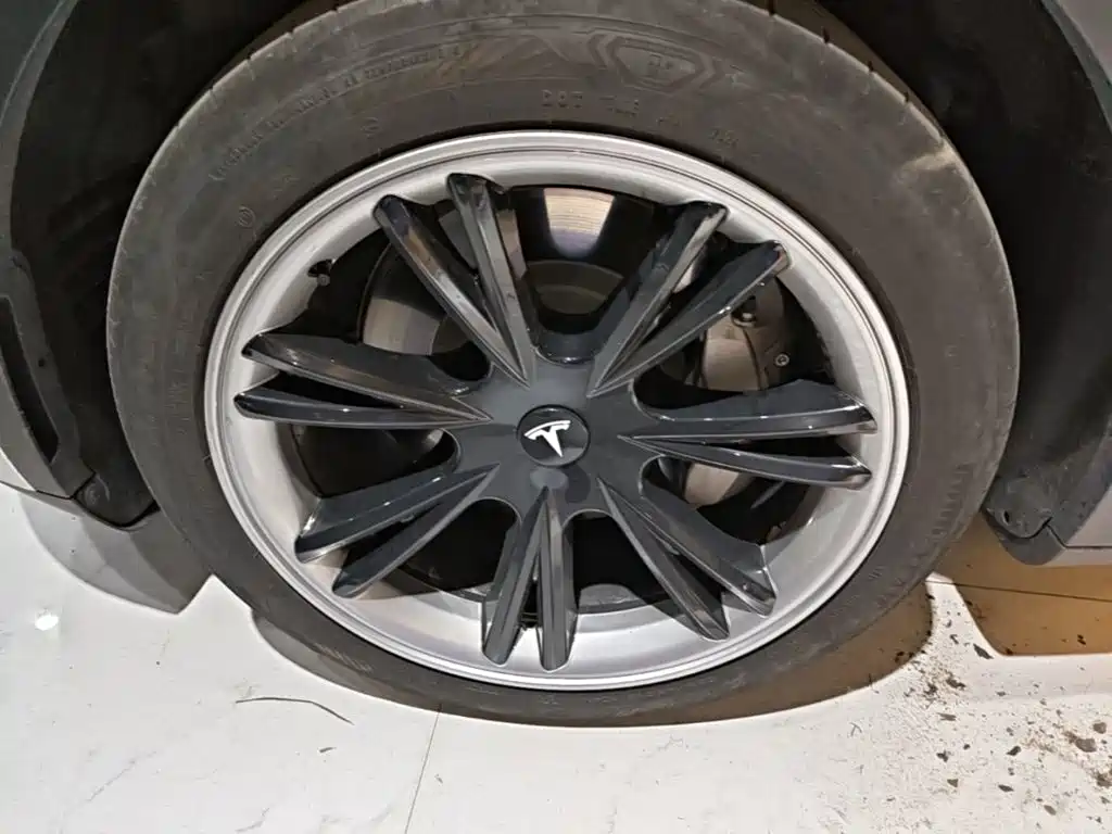 Tesla Model Y — миниатюра 23