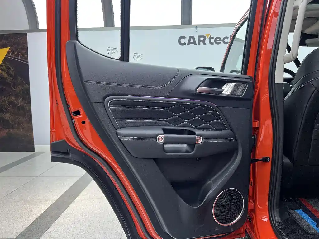 TANK TANK 300 NEW ENERGY