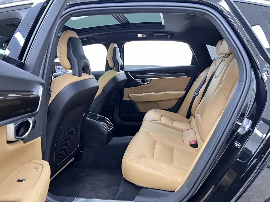 Volvo S90 2018 T4