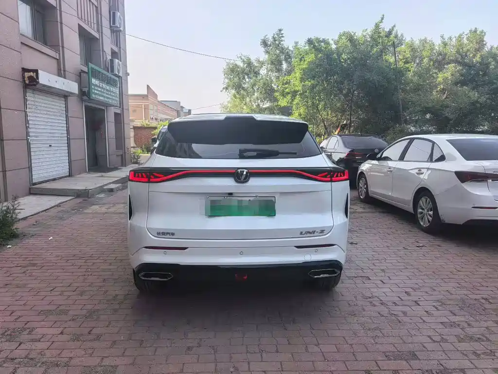 Changan UNI-Z New Energy — миниатюра 8