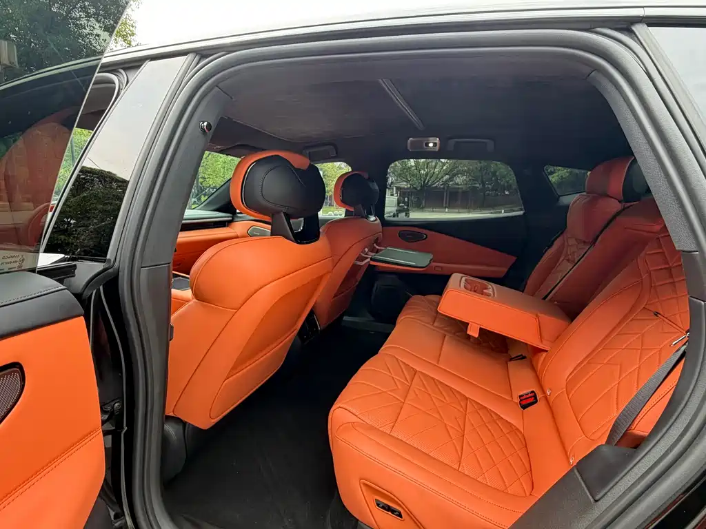Lynk & Co 10 — миниатюра 18