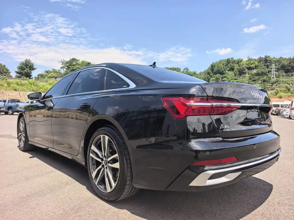 Audi A6L 2025 40 TFSI Luxury