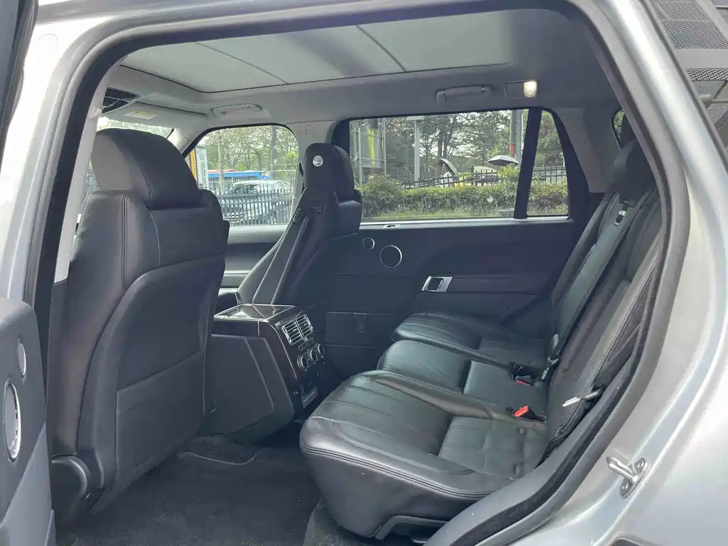Land Rover Range Rover — миниатюра 9