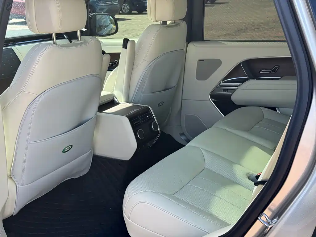 Land Rover Range Rover — миниатюра 9