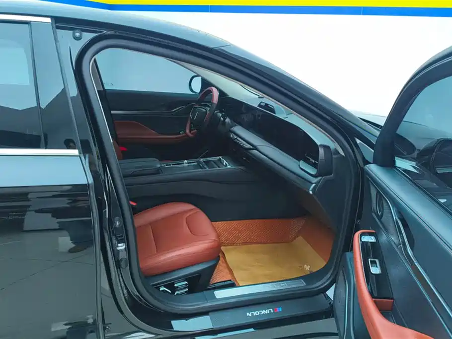 Lincoln Z 2022 i