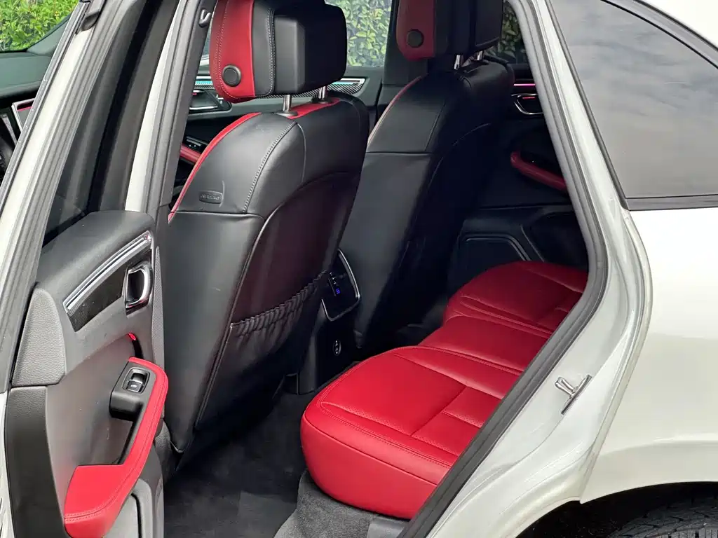 Porsche Macan — миниатюра 6