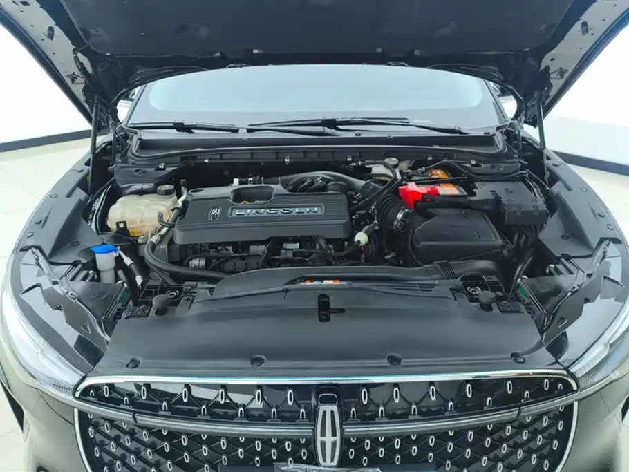 Lincoln Z 2022 i