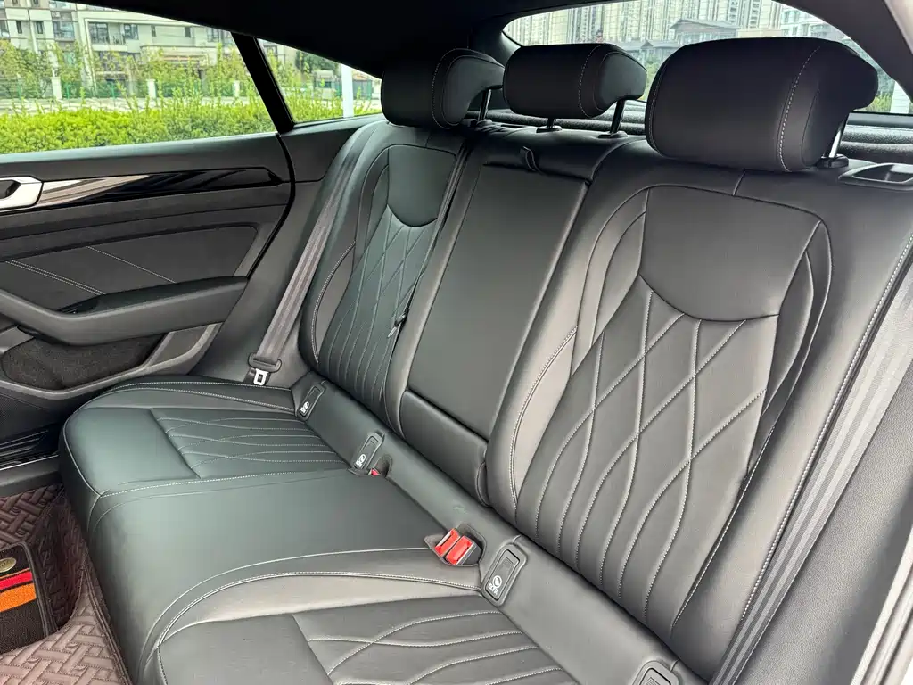 Volkswagen CC — миниатюра 8