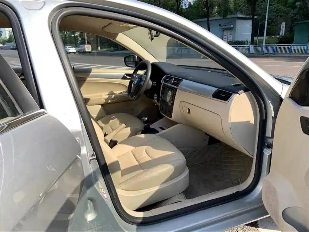 Volkswagen Bora 2012 1.6L MT Fashion