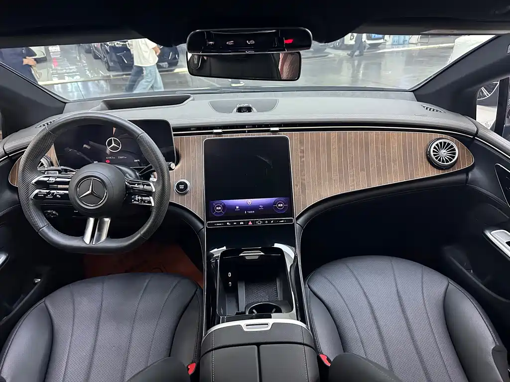 Mercedes-Benz EQE — миниатюра 12