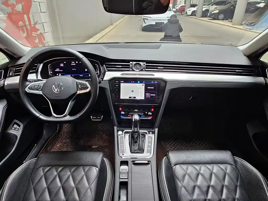 VOLKSWAGEN MAGOTAN GTE PLUG IN HYBRID