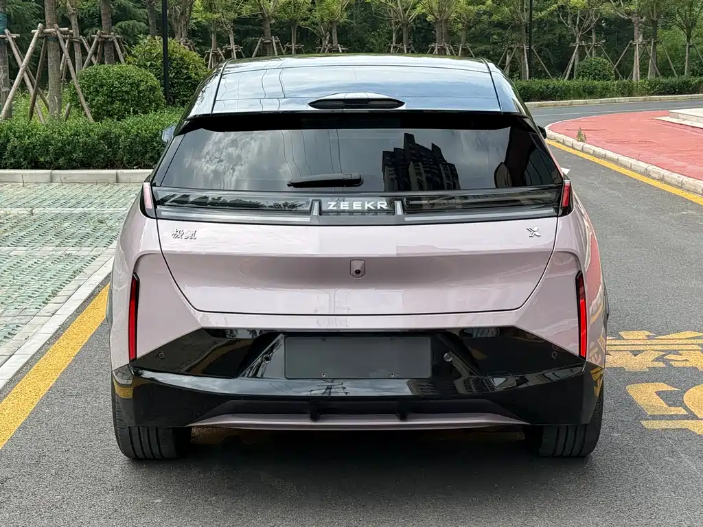 Zeekr X 2024 мест