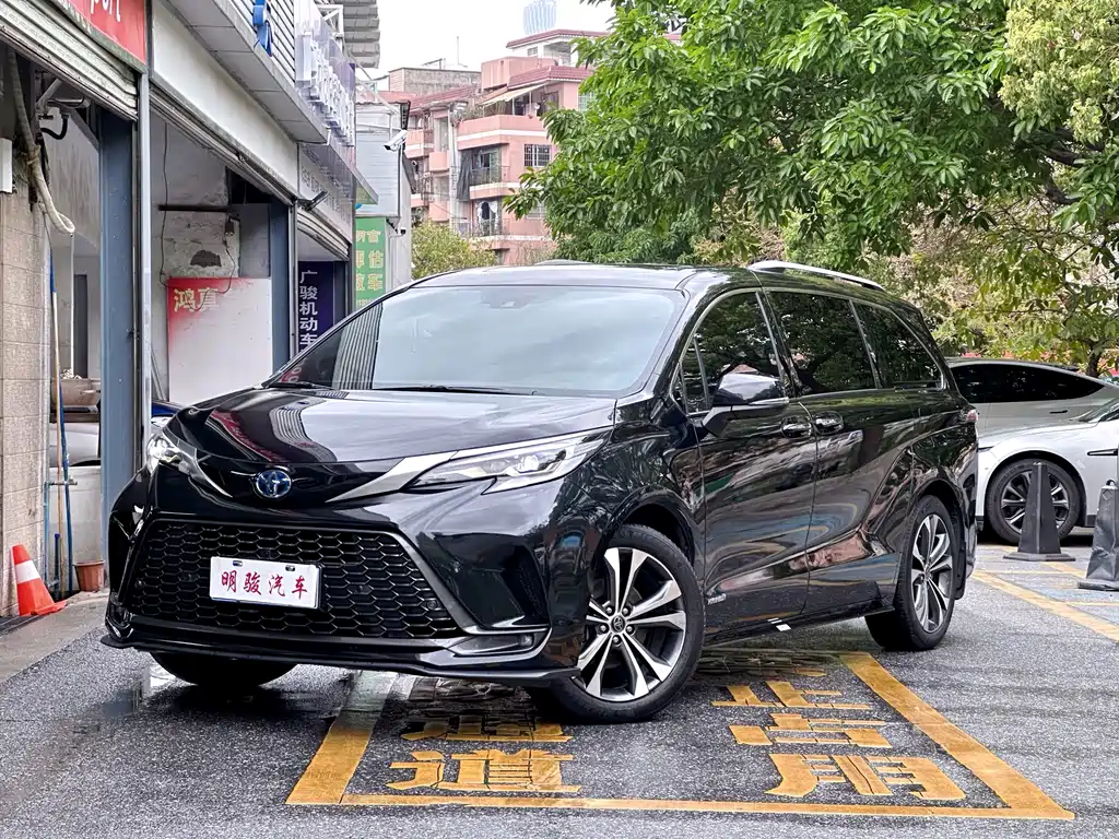 Toyota Granvia 2022 2.5L Flagship