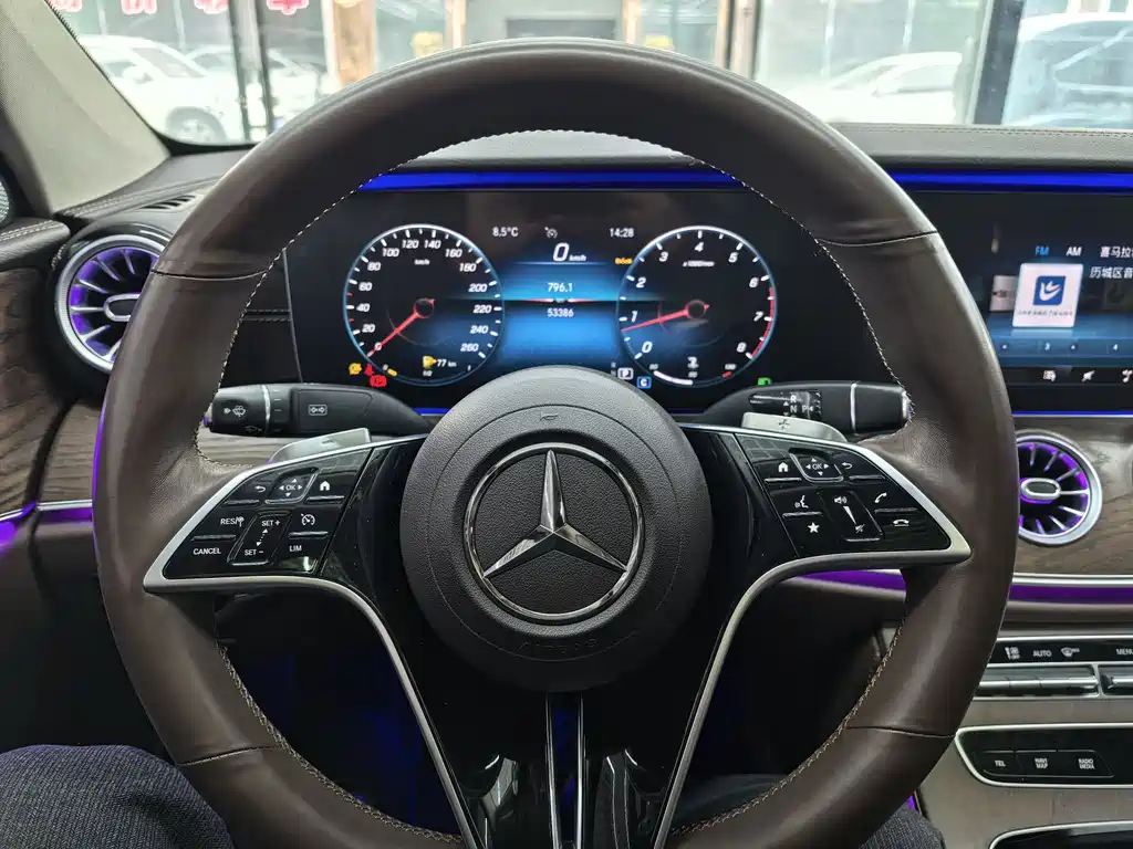 MERCEDES-BENZ E CLASS