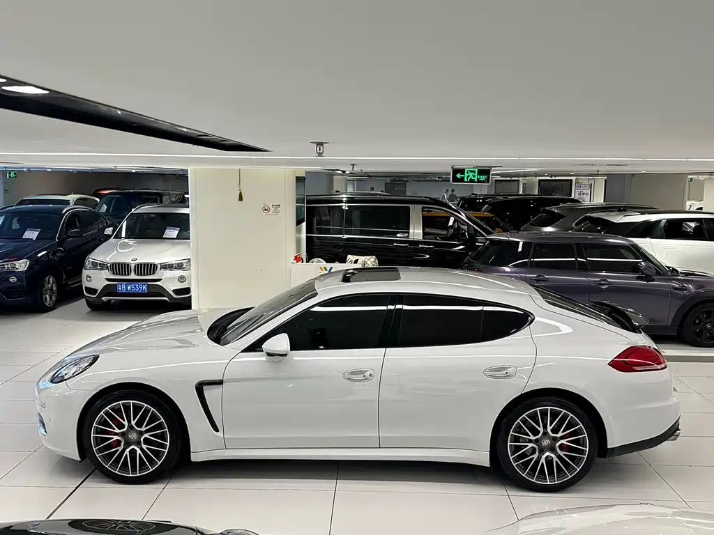 Porsche Panamera 2014 Panamera 4 3.0T