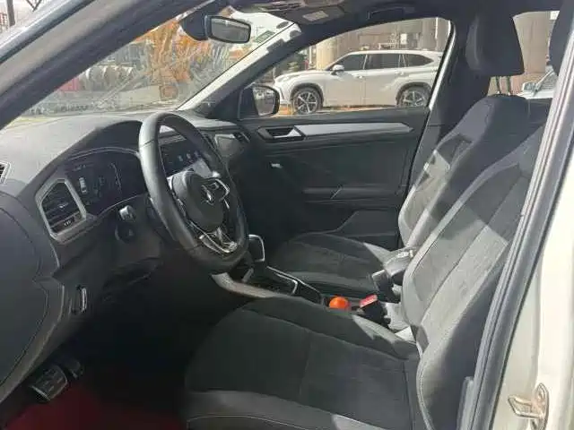 VOLKSWAGEN T ROC EXPLORING SONGS