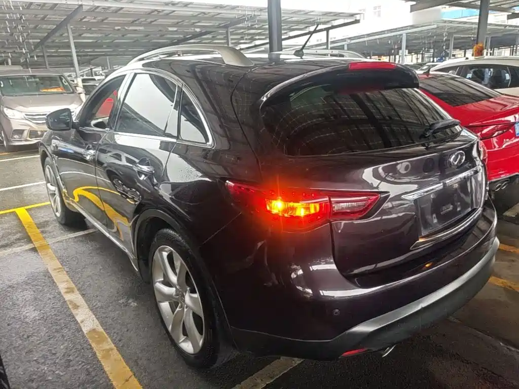 Infiniti QX70 — миниатюра 5