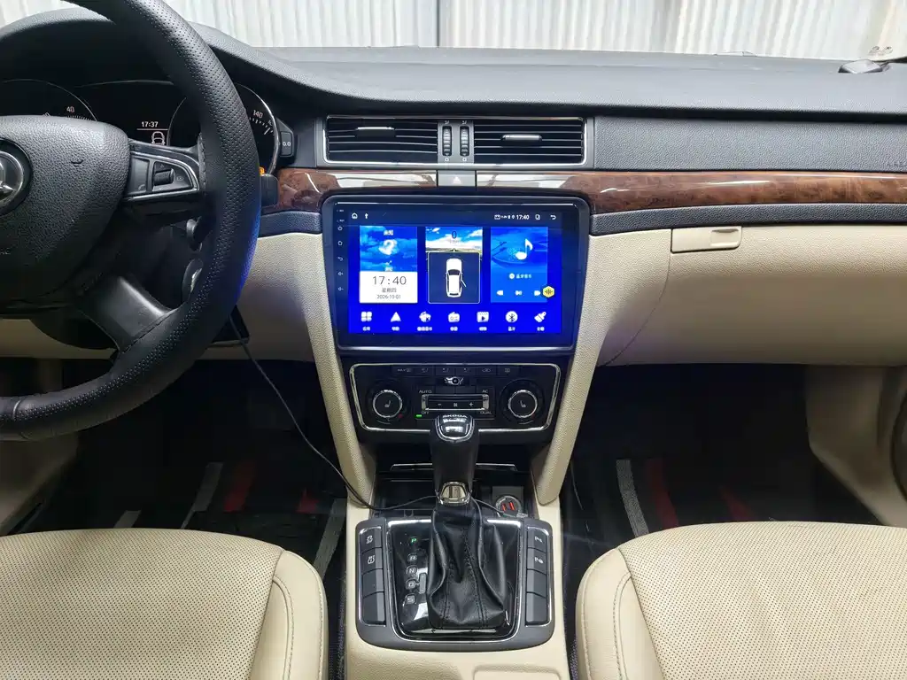 Skoda Superb — миниатюра 15