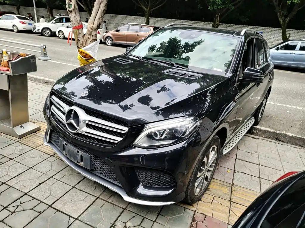 Mercedes-Benz GLE (Import) — миниатюра 2