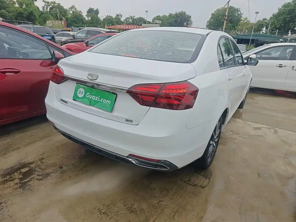 Geely Emgrand — миниатюра 7