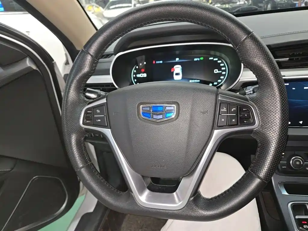 Geely Emgrand — миниатюра 11