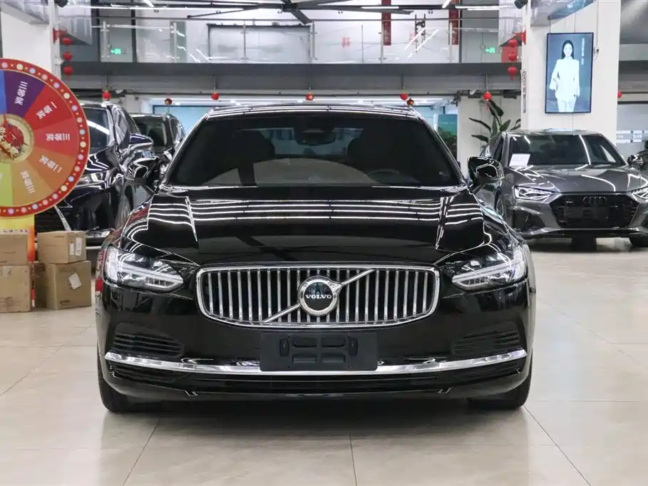 Volvo S90 2022 T8 E Luxury