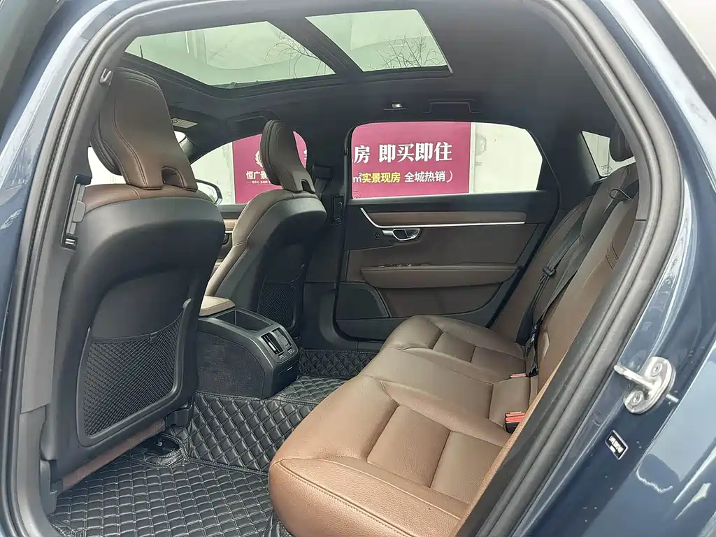 Volvo S90 2023 B5 Luxury