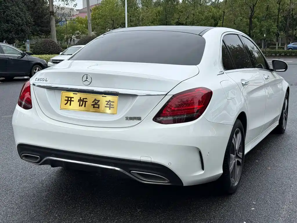 Mercedes-Benz C-Class — миниатюра 3