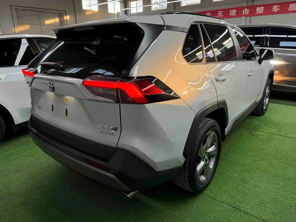 TOYOTA RAV4 RONGFANG