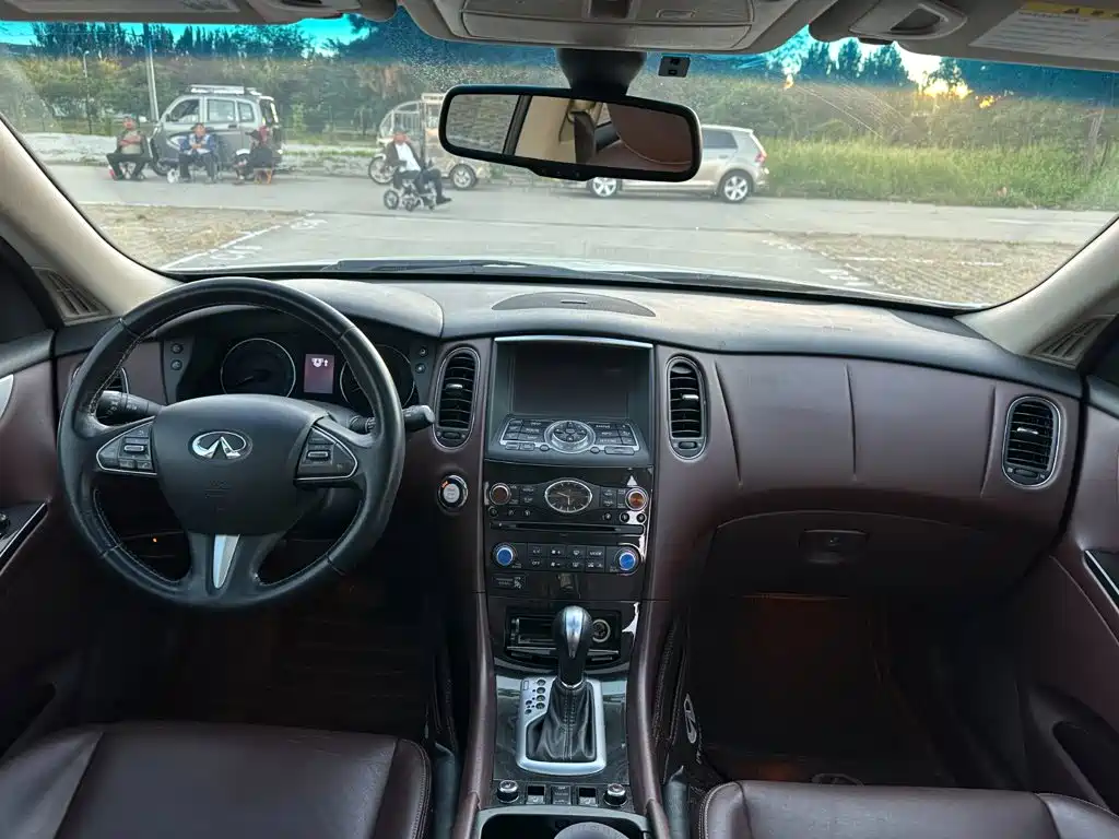 Infiniti QX50 — миниатюра 10