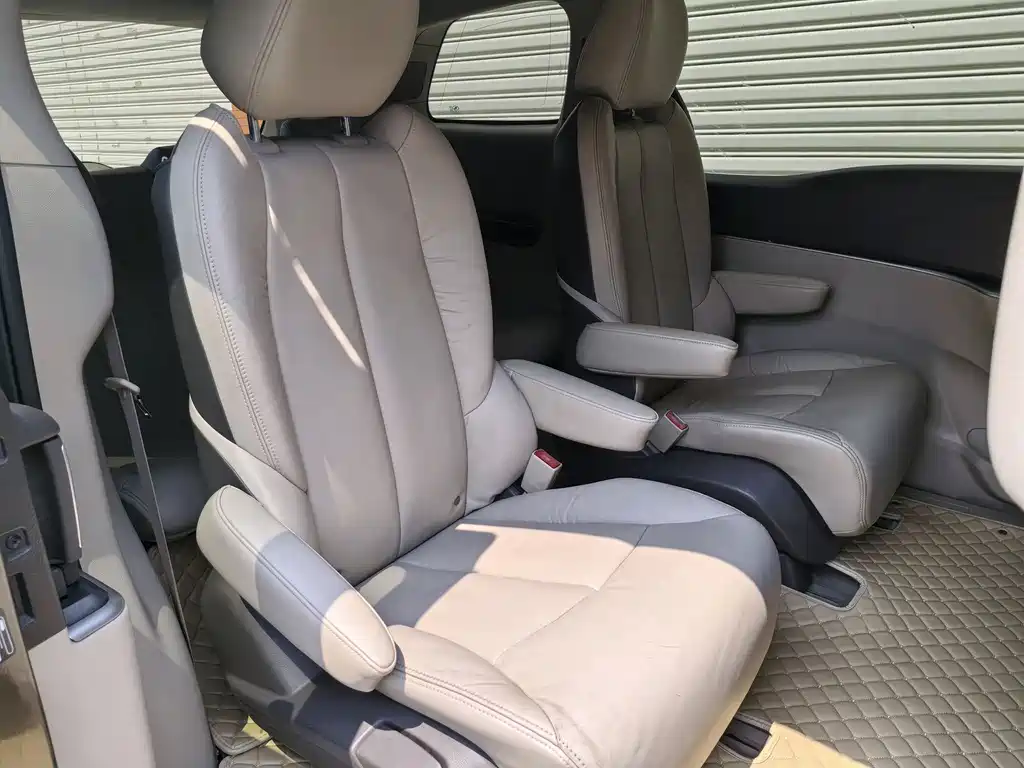Buick GL8 2011 3.0L XT Luxury Flagship