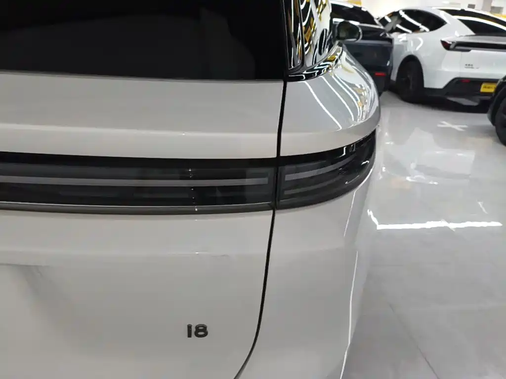 Li Auto i8 2025 Standard