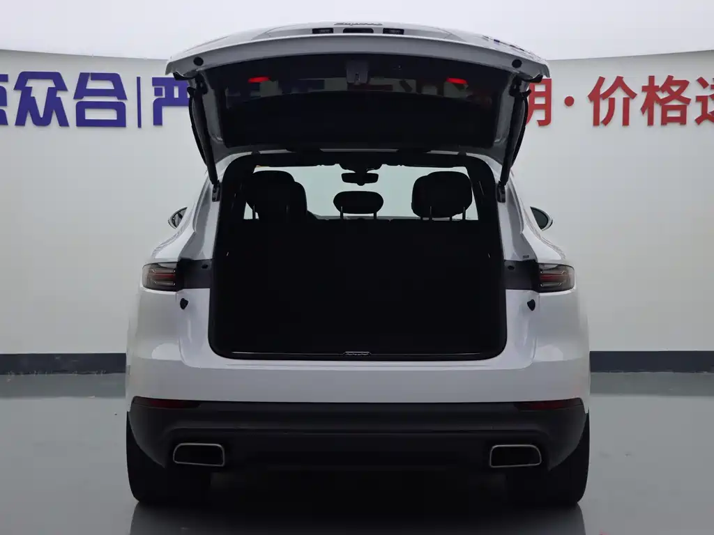 Porsche Cayenne — миниатюра 23