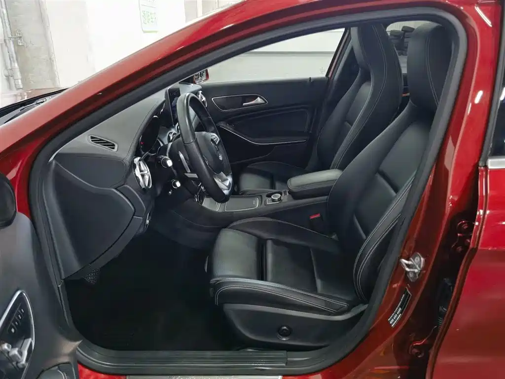 Mercedes-Benz GLA 2019 GLA 200 Fashion