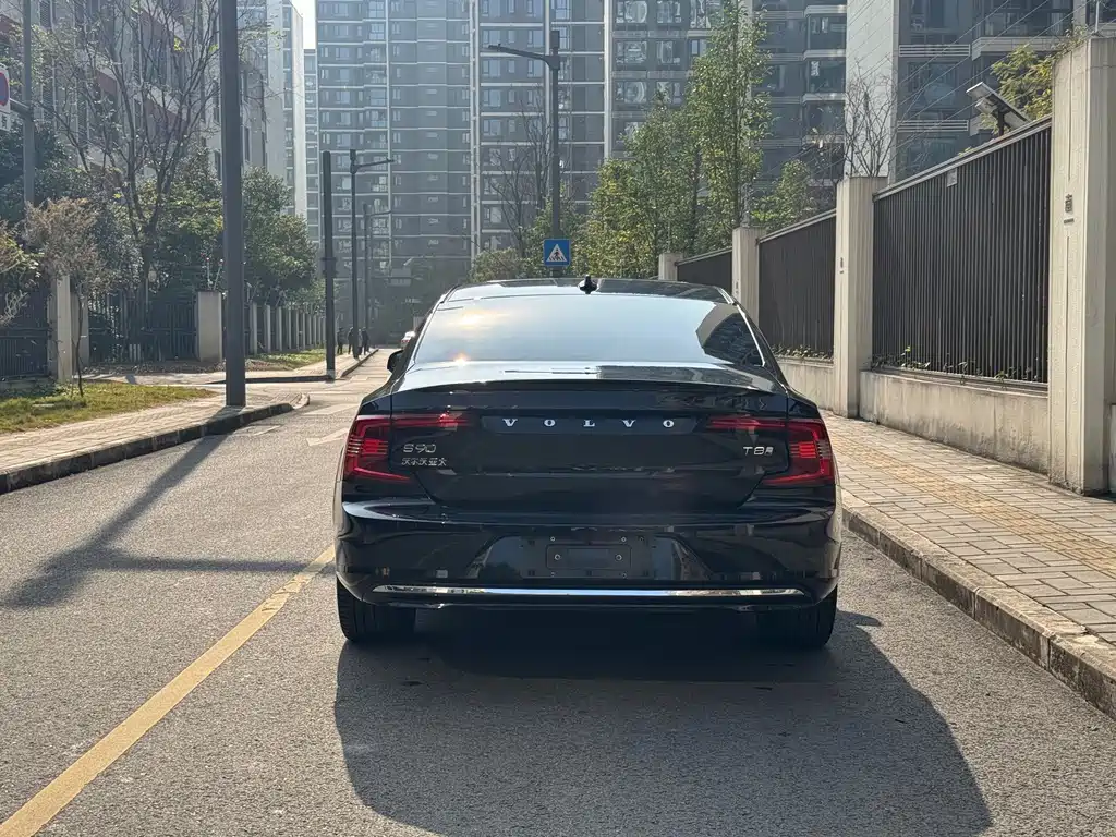 VOLVO S90 PLUG IN HYBRID