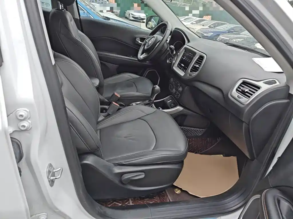 Jeep Compass — миниатюра 25