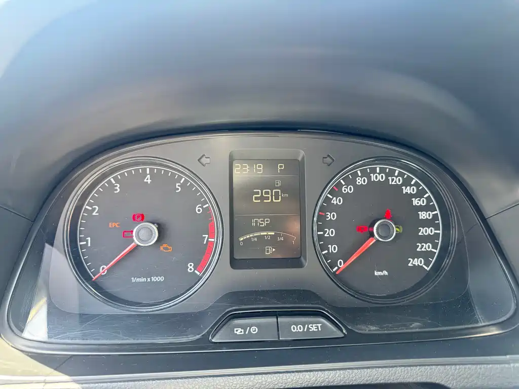 Volkswagen Lavida 2013 1.6L AT