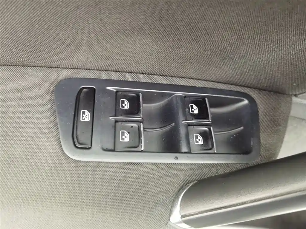 Volkswagen Golf 2017 1.6L AT Comfort