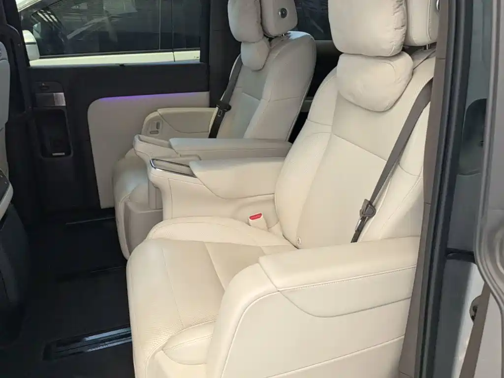 Li Auto Li MEGA — миниатюра 17