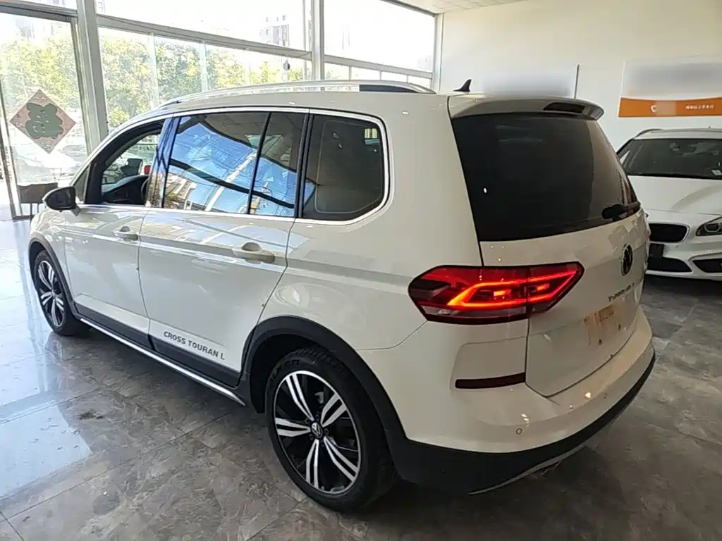 Volkswagen Touran — миниатюра 5