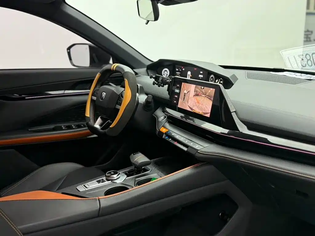 Changan UNI-V — миниатюра 3