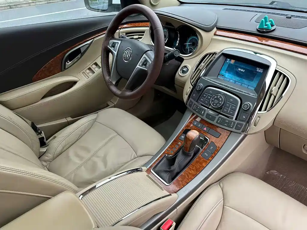 Buick LaCrosse — миниатюра 8