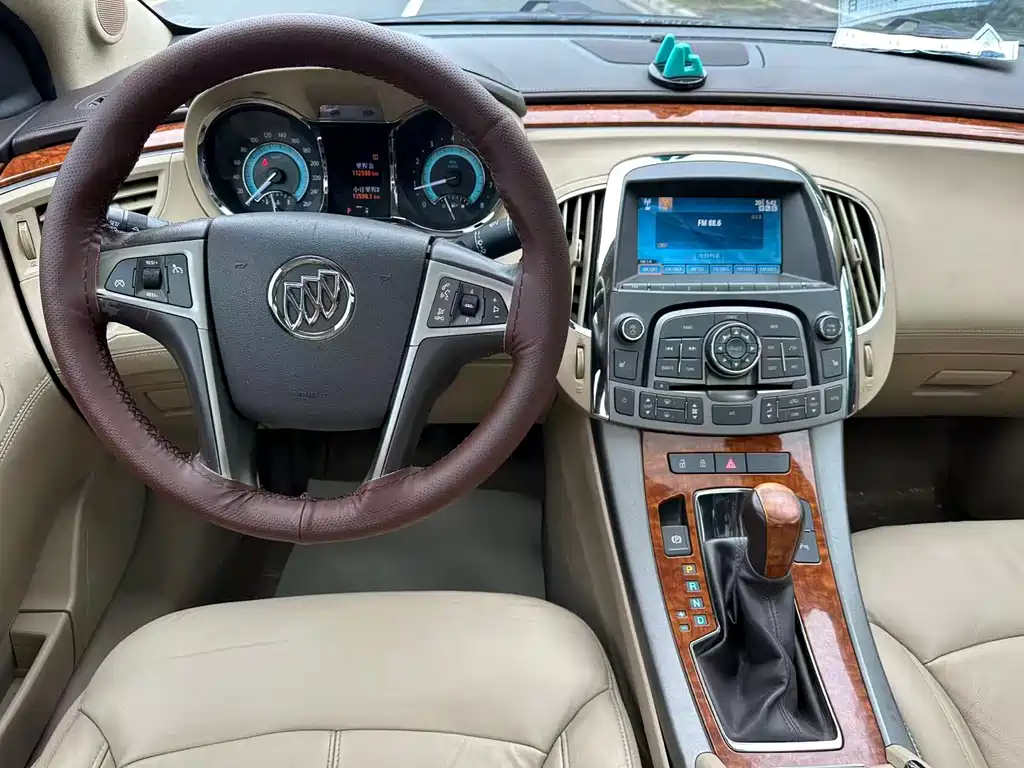 Buick LaCrosse — миниатюра 9