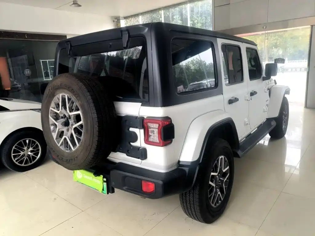 Jeep Wrangler PHEV — миниатюра 7