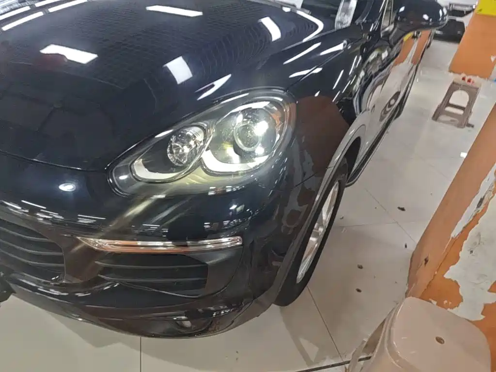 Porsche Cayenne — миниатюра 24