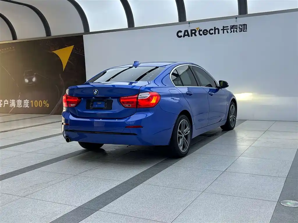 BMW 1 SERIES