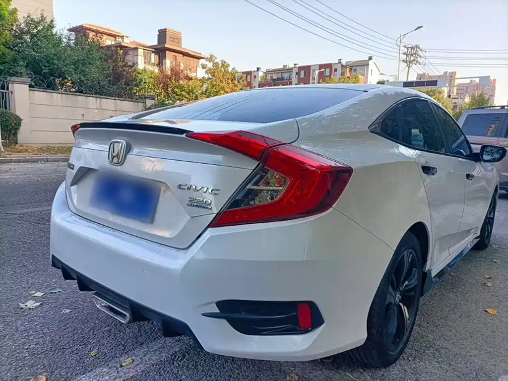 Honda Civic — миниатюра 7