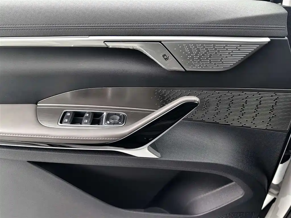 SAIC MAXUS EVERYONE 7