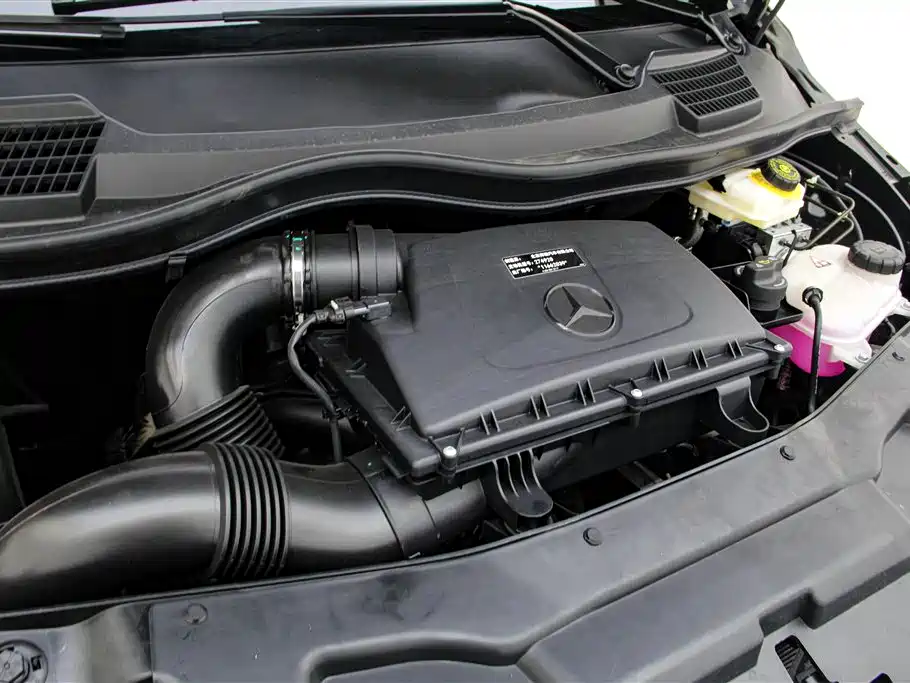 Mercedes-Benz Vito 2023 2.0T Elite 7 мест