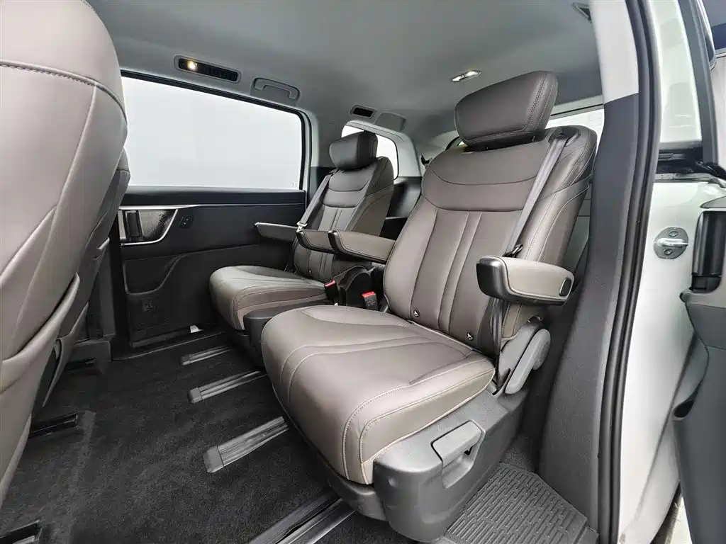 SAIC MAXUS EVERYONE 7